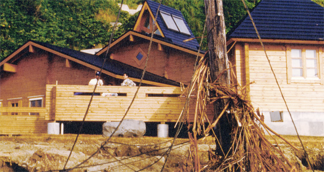 北海道南西沖地震でTALOログハウスの耐震性が実証されました