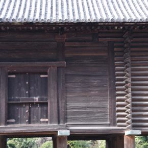 ログハウスの耐震性はどのくらい？